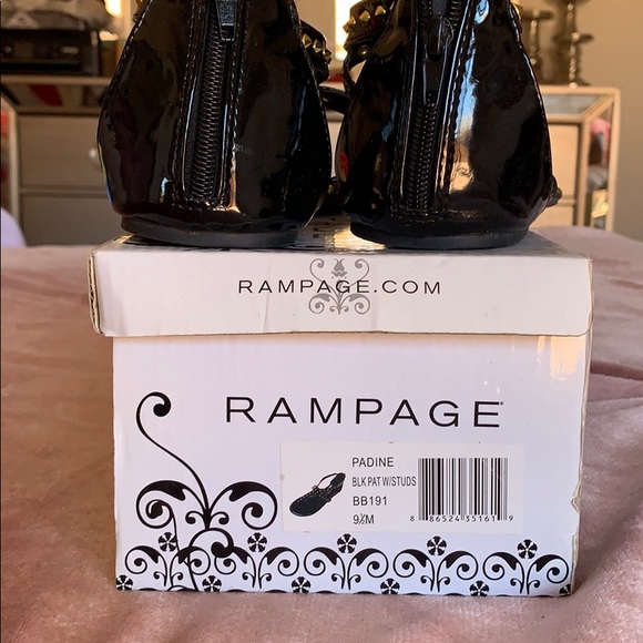 Sandals - Picture 3 of 4